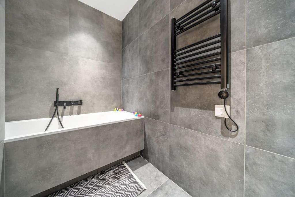 Trendy 2 Bedroom 2 Bathroom Apartment Minutes From Seafront In St Leonard'S Hastings St Leonards-on-Sea Экстерьер фото